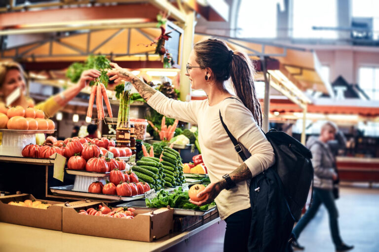 A Guide to the Biggest Farmers Markets in the UK